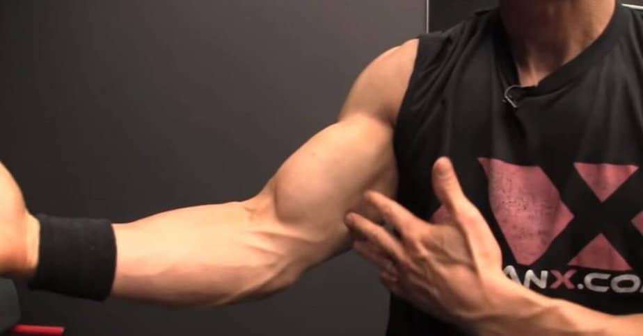 why-is-one-arm-more-vascular-than-the-other-unveiling-the-mystery